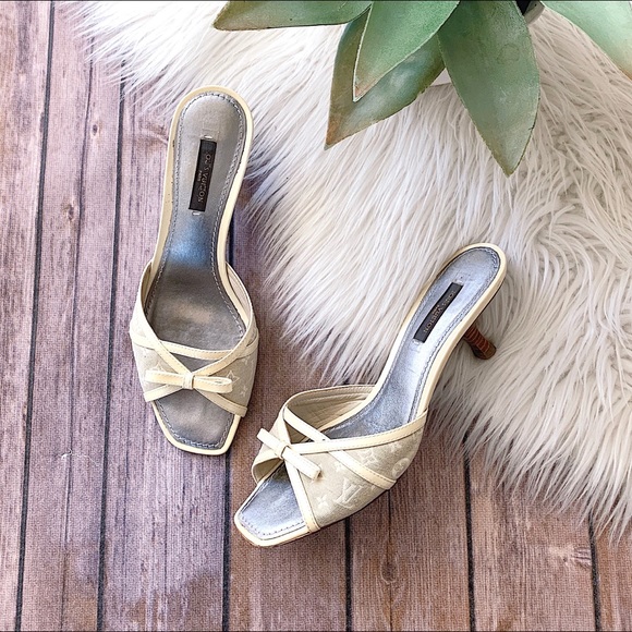 LOUIS VUITTON Mini Lin Sandals - Picture 1 of 8